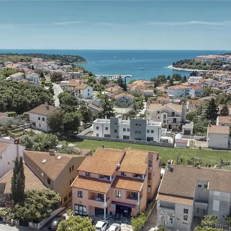 & Primavera アパート *