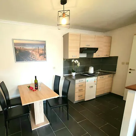 & Primavera アパート *