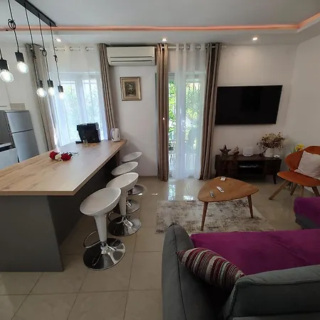 & Primavera アパート