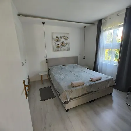 アパート & Primavera