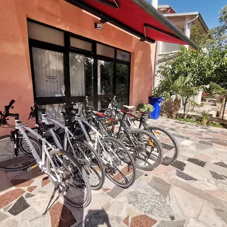 & Primavera Пула