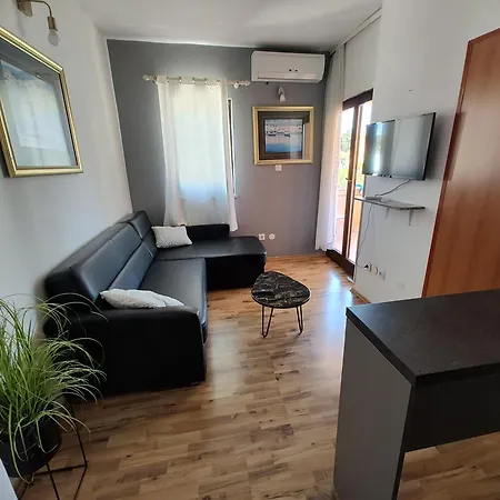 Holiday & Primavera Apartment *