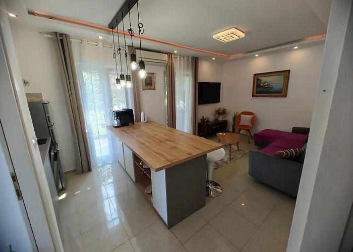 Holiday & Primavera Apartment