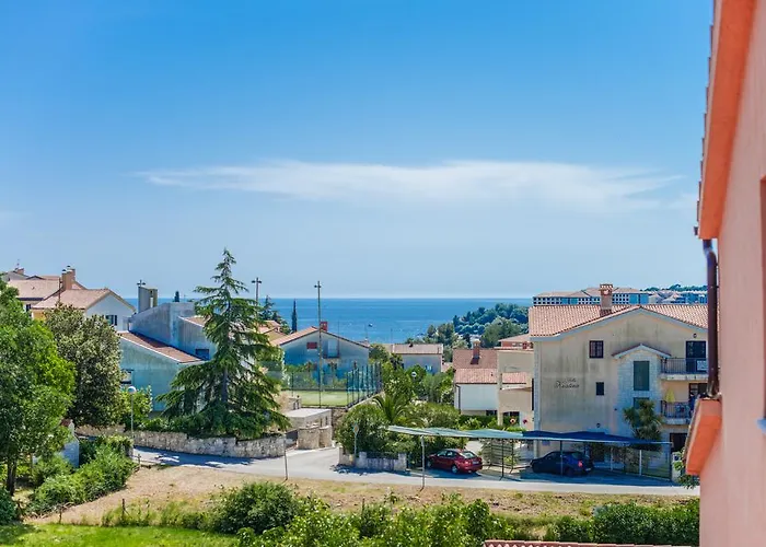 Апартаменти & Primavera Пула