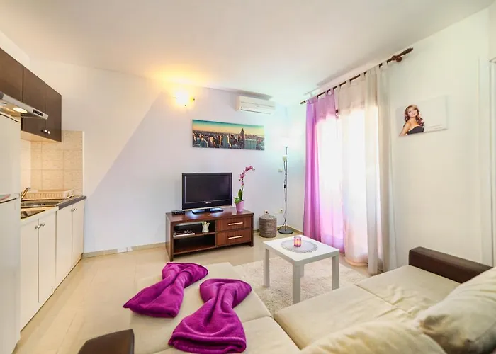 Апартаменти & Primavera Пула