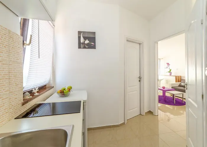 Апартаменти & Primavera *